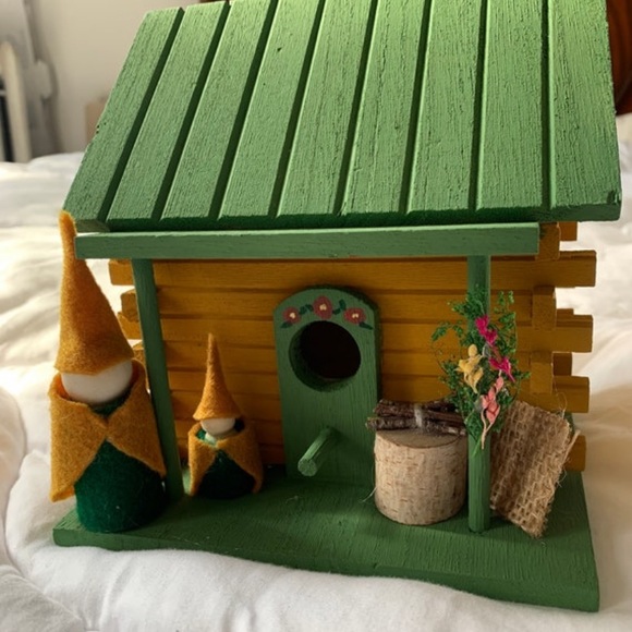 Peg Doll Cabin Birdhouse - Picture 2 of 9